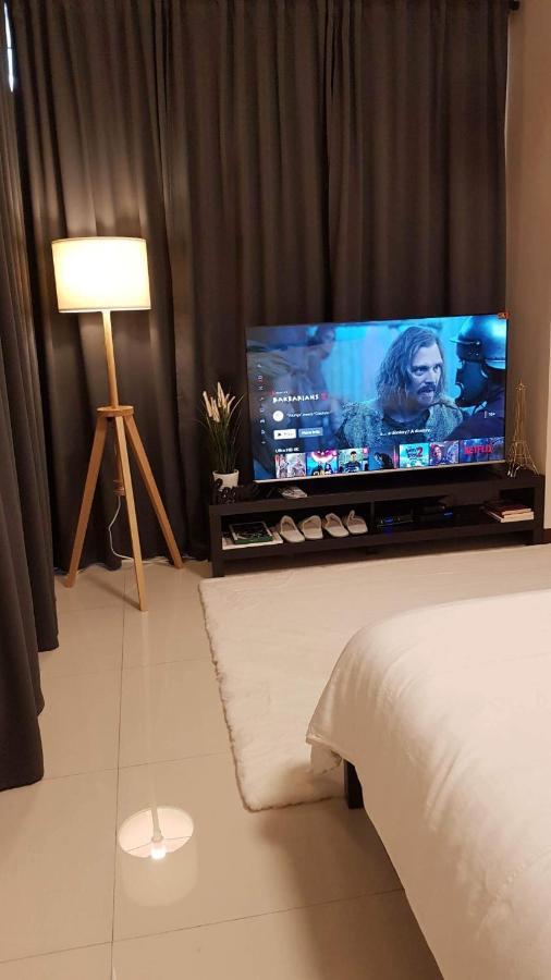 101 Newport Blvd C2 4F By Rechelle Nunag باساي المظهر الخارجي الصورة